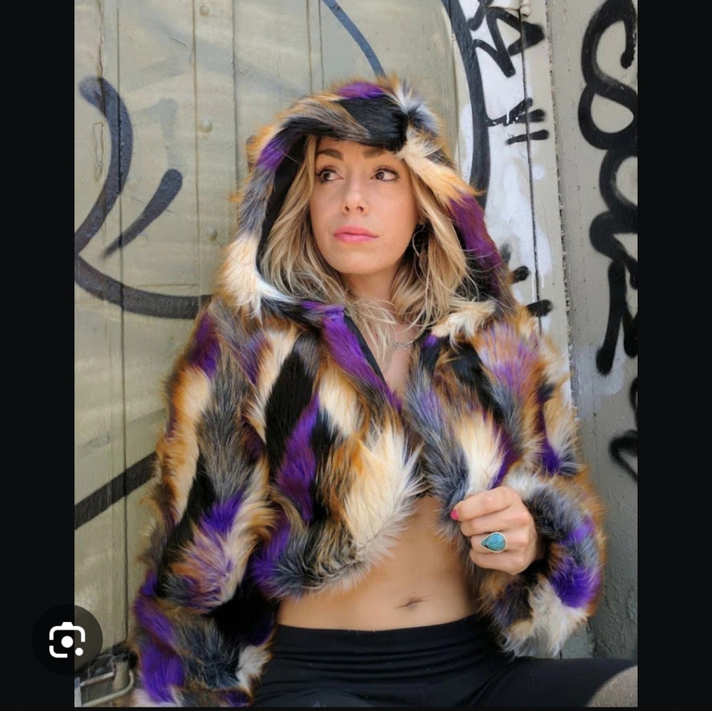 Velufur Wolfpack crop jacket